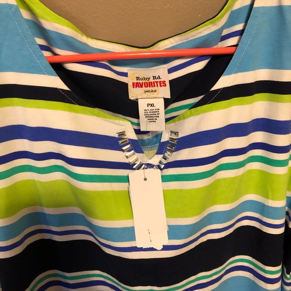 Cute striped top ❤️ - Picture 2 of 5